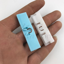 7554553011���L��������7554860021 Windshield Molding Clip
