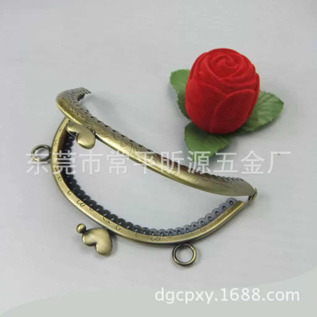 工厂供应玩具五金配件 手袋五金夹心形扣头 手袋框架