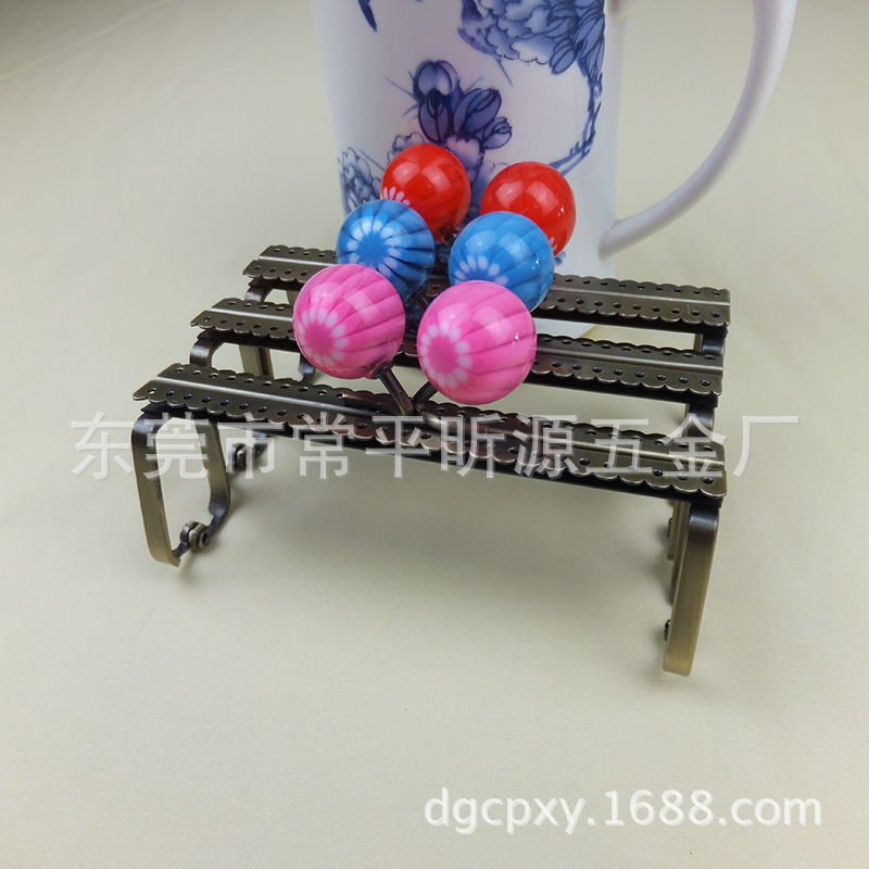 厂家销售各款钱包包夹， 手袋口架， 五金口金