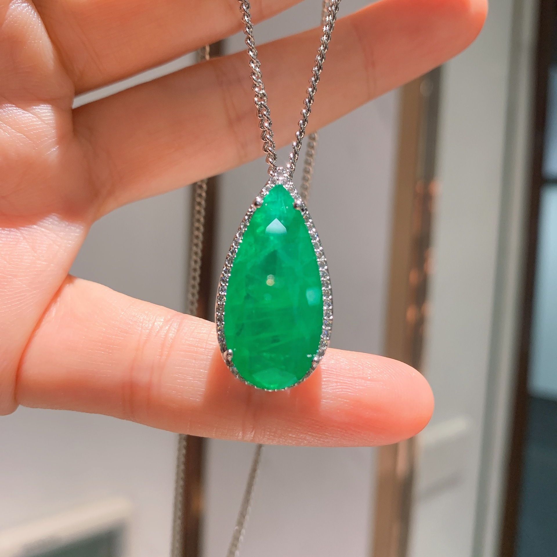 Zhuang Sheng joyería collar pendientes mujer simulación Esmeralda colgante Esmeralda traje Regalo de Cumpleaños las mujeres al por mayor