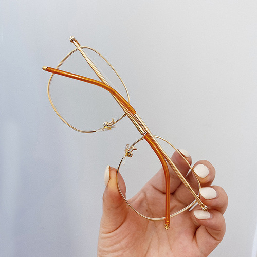 Lisa's same metal frame anti-blue light glasses with degree myopia frame for women showing small Korean style eye protection flat glasses trendy
