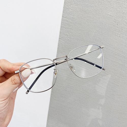 Lisa's same metal frame anti-blue light glasses with degree myopia frame for women showing small Korean style eye protection flat glasses trendy