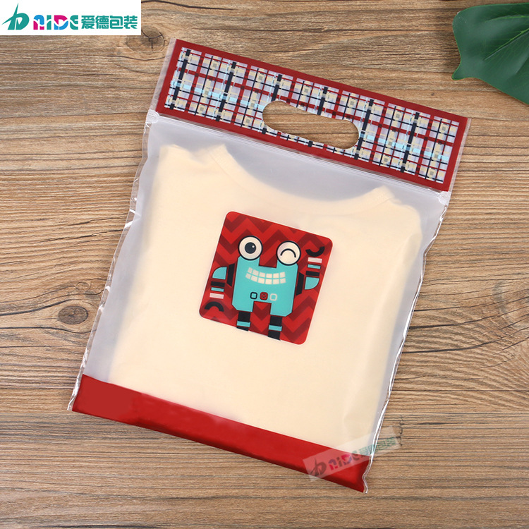 工厂童装包装袋CPE半透明贴骨手挽袋拉链袋口水巾毛巾塑料手提袋