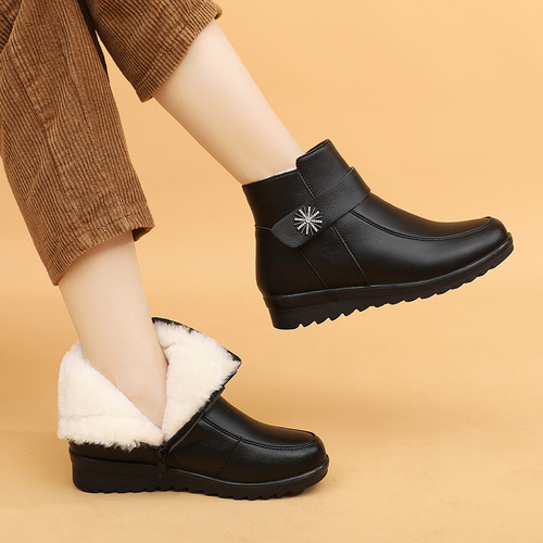 New autumn and winter wool cotton shoes for middle-aged and elderly mothers soft-soled non-slip cowhide women's shoes plus velvet thickening women's short boots