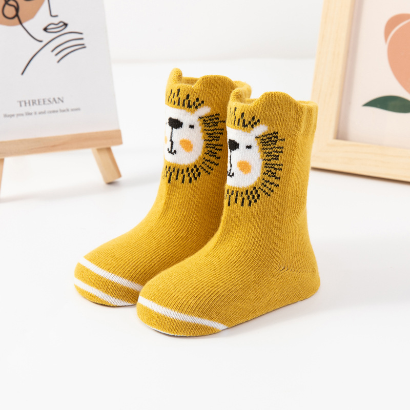 Amazon popular de dibujos animados sueltos dispensadores de calcetines de bebé NIÑOS Calcetines de piso de trampolín calcetines de tiburón tridimensionales