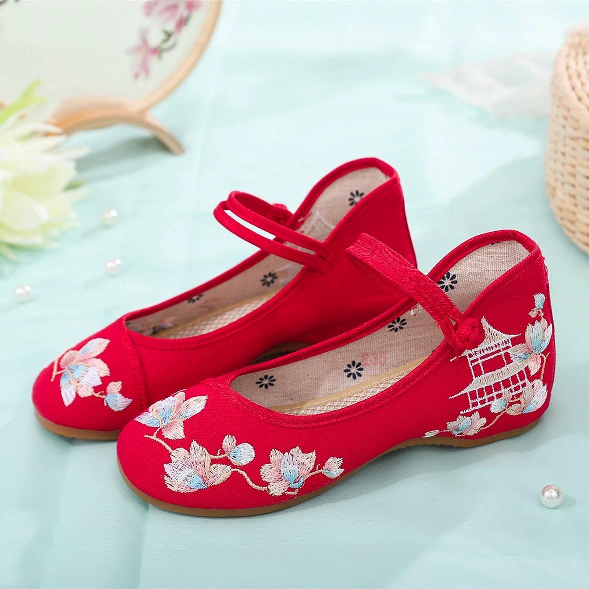 [Xia Han] 2024 весна и лето, новые китайские стильные ретро-вышитые туфли династии Хань, студенческая обувь, тканевая обувь, танцевальная обувь