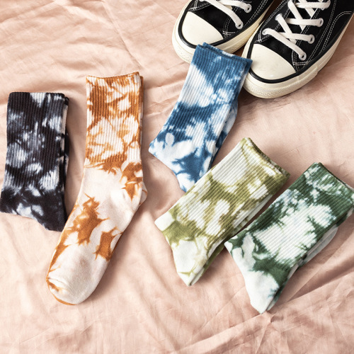 Tie-dye socks for women street European and American skateboarding couples Japanese personalized mid-length sports socks long tube trendy men wholesale