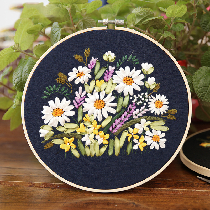Bordado material de bricolaje Paquete de estilo europeo tridimensional hecho a mano de producción creativa adulto principiante entrada tela cinta bordado colgante pintura