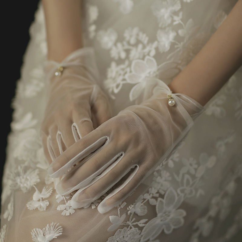 Short gloves for bride pearl