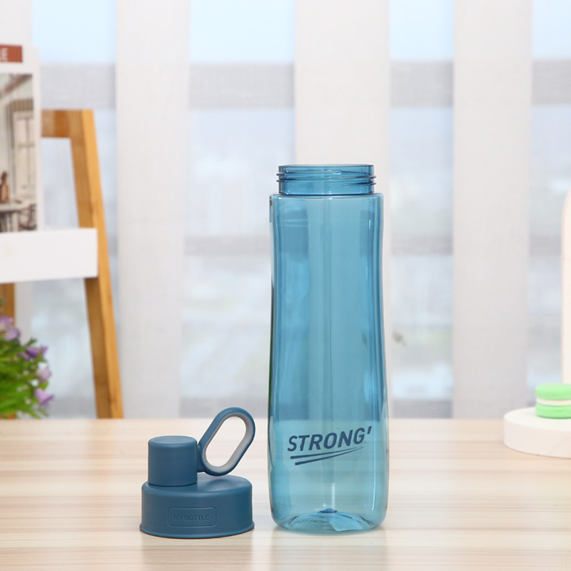 Fábrica creativa de gran capacidad americana simple taza de agua para hombres y mujeres taza de bebida directa de plástico deportes al aire libre taza de agua portátil al por mayor