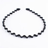 Fashionable sports wavy black headband, scalloped hair accessory for face washing, simple and elegant design
