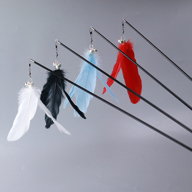 Fabricante en stock nuevo mango de madera retráctil divertido gato palo pluma multicolor Bell interactivo divertido gato juguete divertido gato palo
