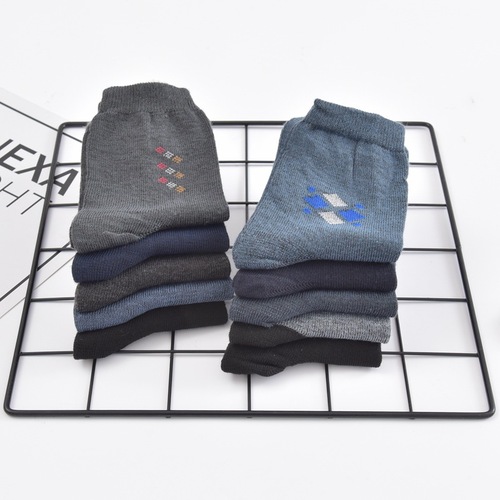 Wholesale socks for middle-aged and elderly men, casual mid-calf socks, elderly socks for autumn and winter, large foot board, street stall supply wholesale