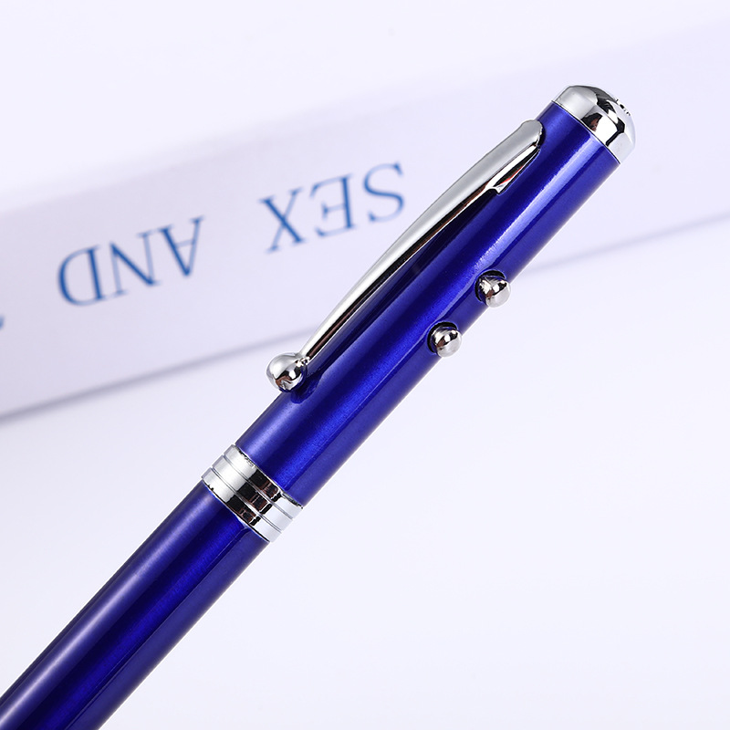 Suministro directo de fábrica multifuncional lámpara pluma Cuatro en Uno bolígrafo LED luz firma empresa pluma Metal Bolígrafo impresión