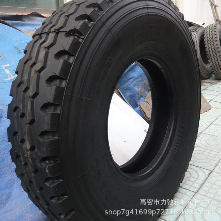 1100R20汽车轮胎钢丝胎货车卡车轮胎顺花纹加深大载防扎1100r20