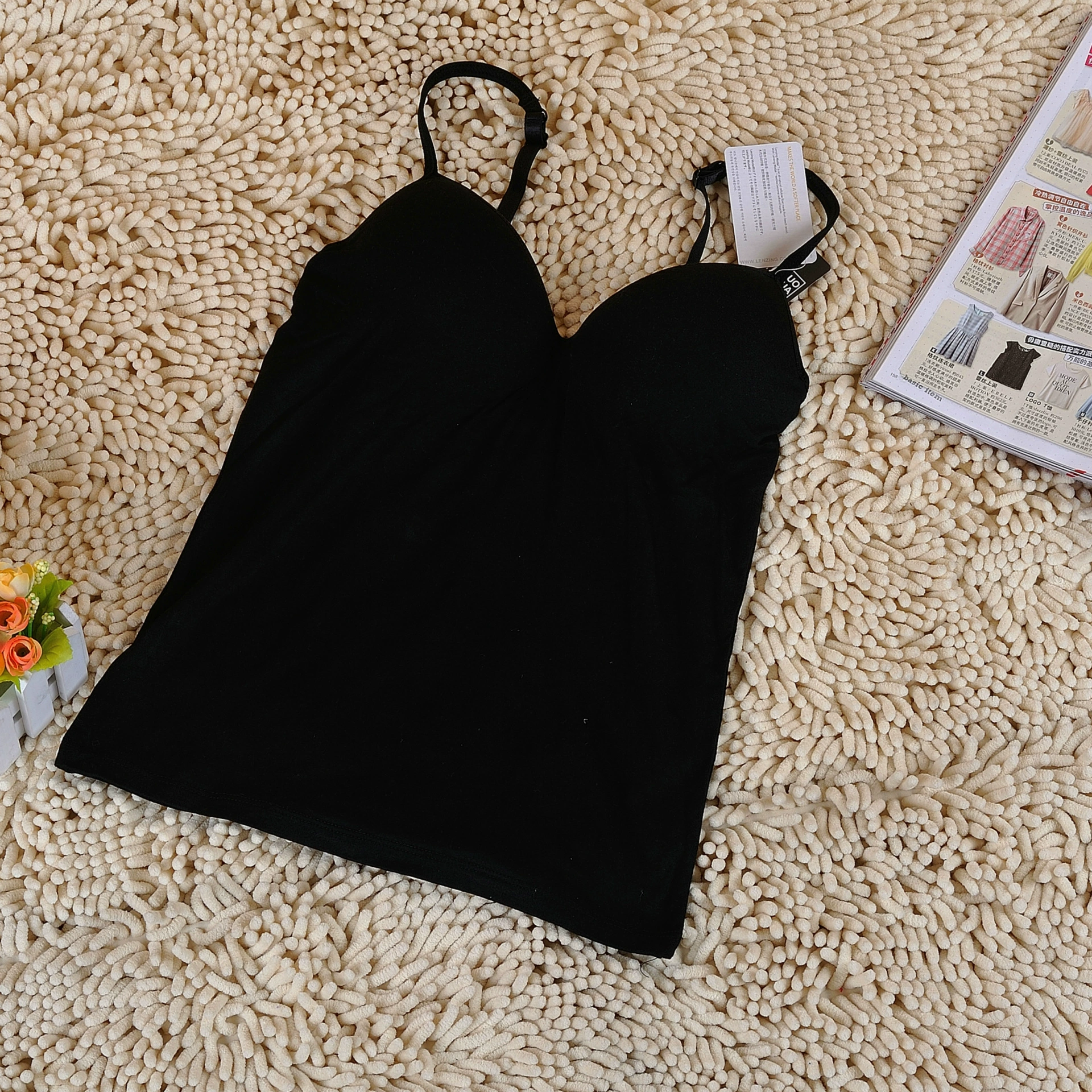 Tank Top Wireless Bra (Women) Body-Friendly Adjustable T-Shirt with Built-in Cups