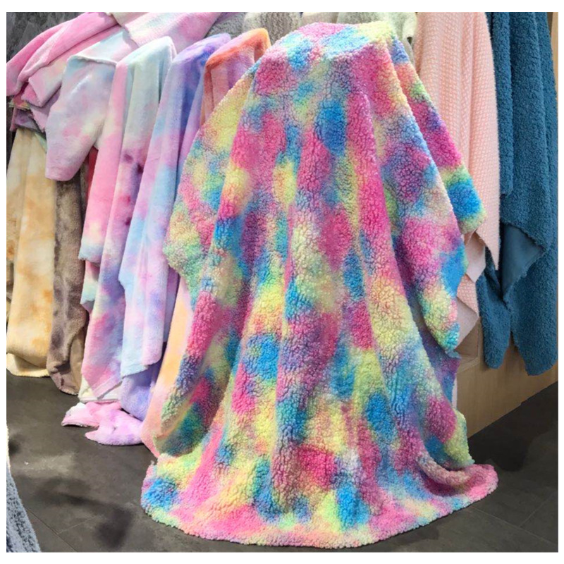 En stock suministro Altai tie-dyed tela de felpa partículas de color pequeño Teddy terciopelo Cordero rollo muñeca ropa tela