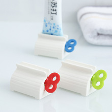 创意牙膏挤压器家居挤牙膏夹座式浴室用品厂家直销手动挤牙膏神器