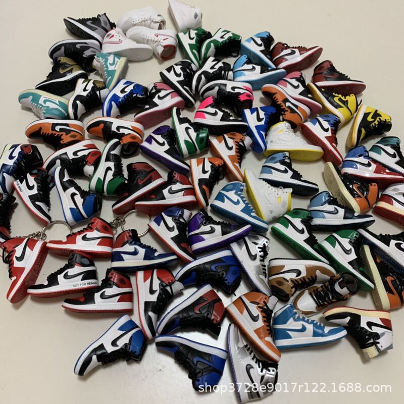 AJ1 keychain Trend Jordan 3D Stereo sneaker Model Pendant sneaker keychain Series 1 AJ1 keychain Trend Jordan 3D Stereo sneaker Model Pendant sneaker keychain Series 1
