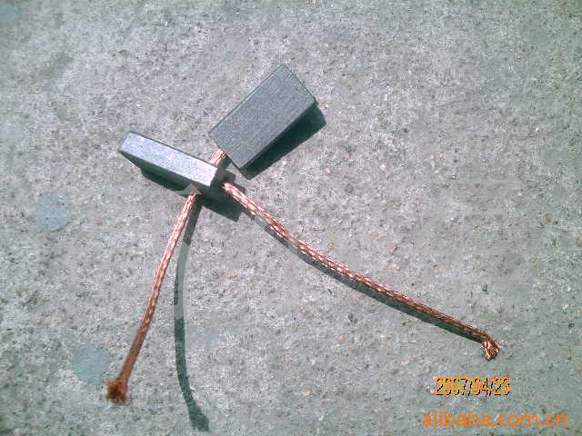 供应汽车暖风机12V24V电刷碳刷(图)