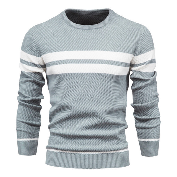 Demi-season two-tone knitted sweater for leisure with a round collar