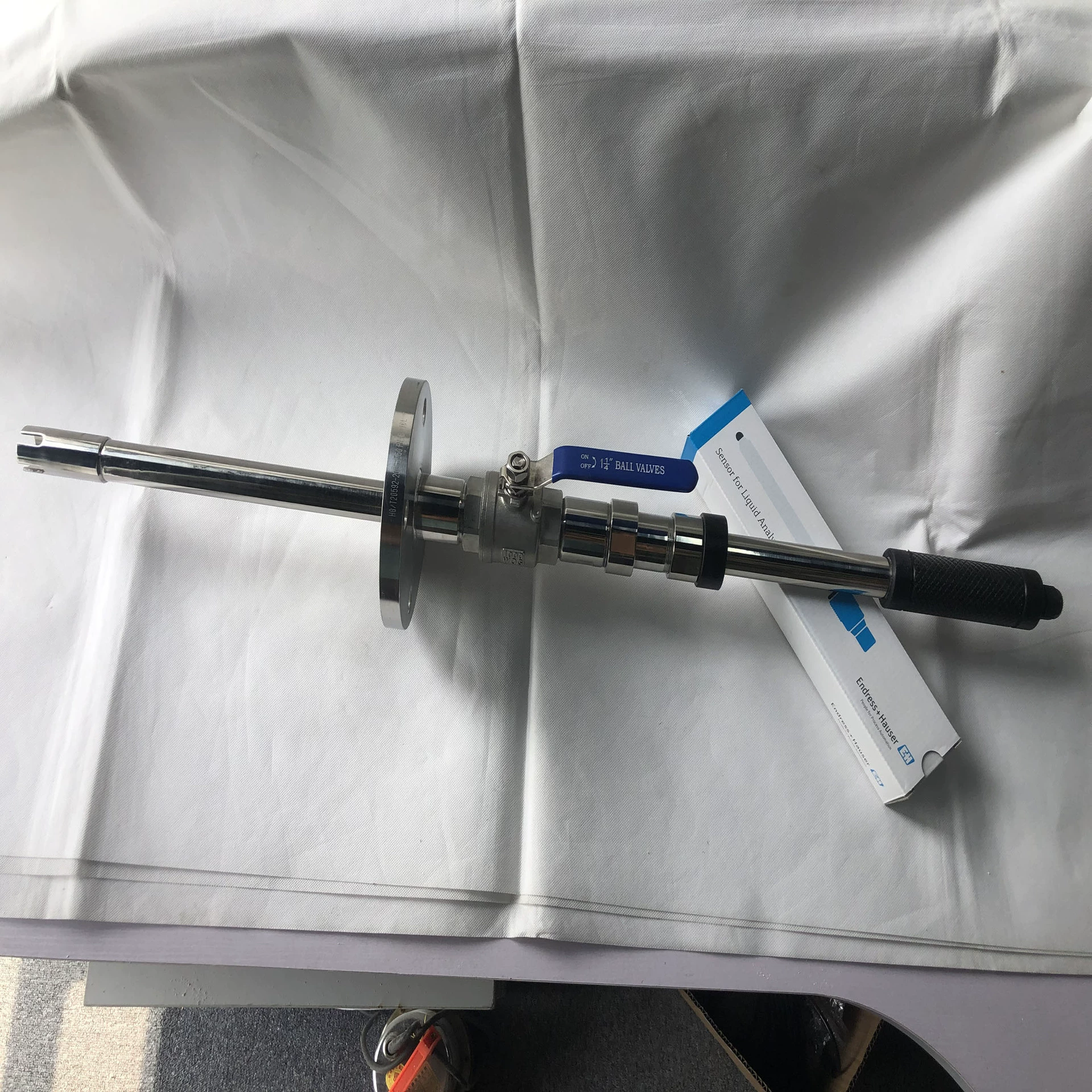 Endshouse E + H CYA611 PH-оболочка, монтажный кронштейн, со стеклянным электродом для онлайн-обнаружения