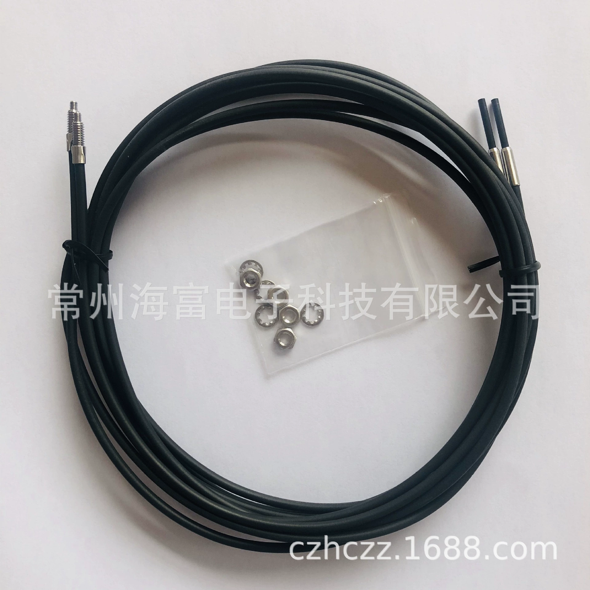 Производитель производит волоконно-оптический датчик длиной 150 градусов.