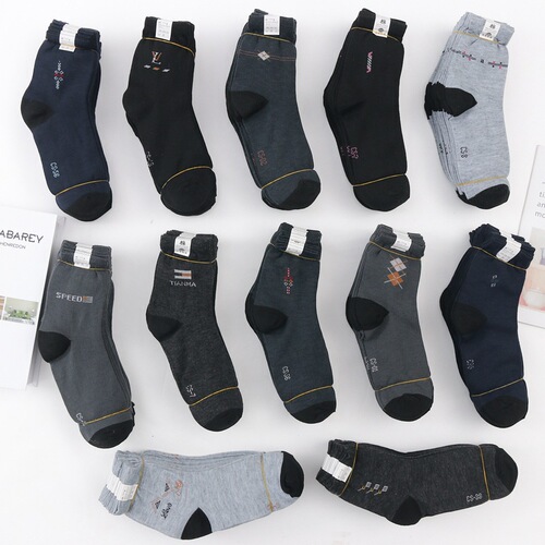 Wholesale socks for middle-aged and elderly men, casual mid-calf socks, elderly socks for autumn and winter, large foot board, street stall supply wholesale