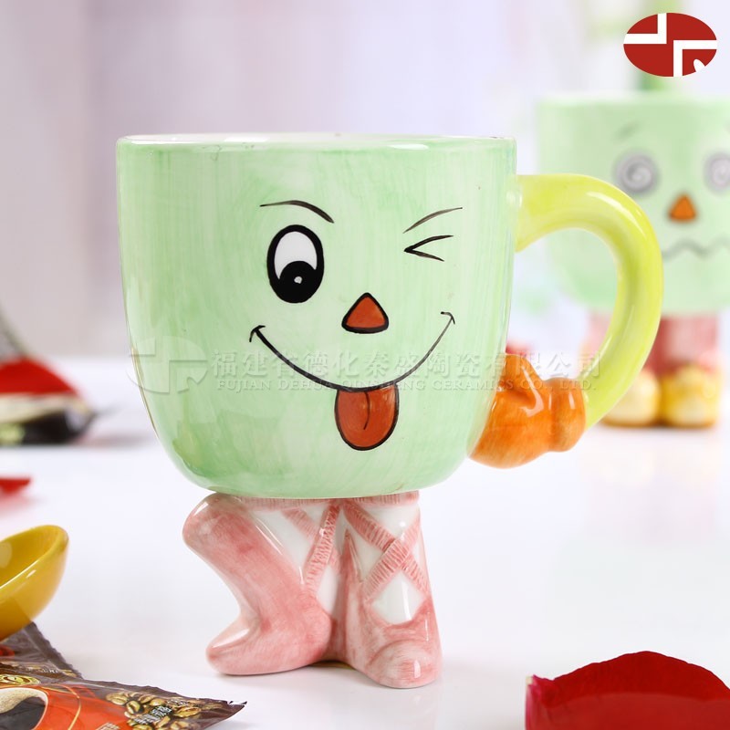 Tazas de cerámica de exportación pareja de estudiantes tazas de emoticon extrañas tazas de agua nubes blancas tazas de cerámica se pueden imprimir logotipos