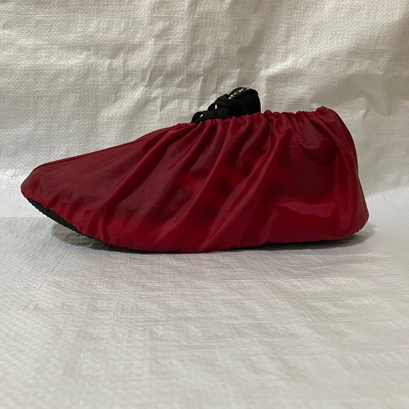 Cubierta de zapato de tela impermeable a prueba de lluvia de seda lluvioso día zapato cubierta antideslizante hogar a prueba de aceite engrosada antideslizante inferior cocina 10 pares envío gratuito