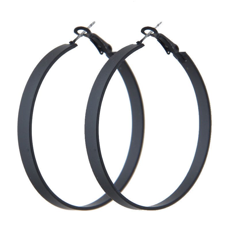 Fashionable black earrings