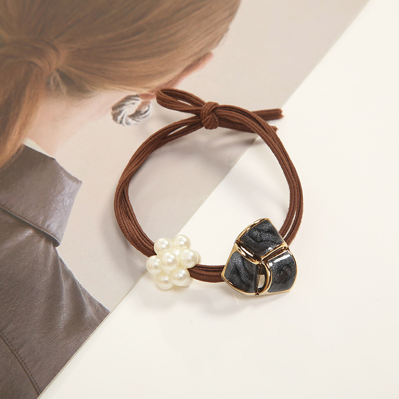 Estilo coreano perla cuerda de pelo Corea del Sur Dongdaemun accesorios para el pelo alta banda de goma elástica Chanel estilo pelo banda ponytail pelo cuerda femenina al por mayor