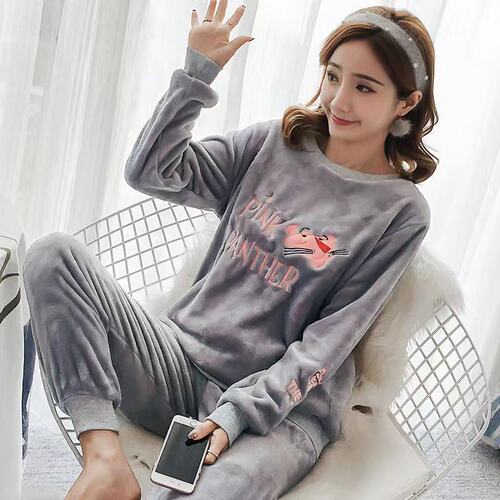 Ladies' Fall and Winter Thick Warm Fleece Pajamas with Long Sleeves, Coral Velvet Women's Homecoming Set