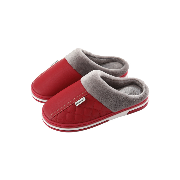 Zapatillas de algodón de pareja de cuero de imitación Zapatillas de algodón anti-confinamiento de otoño e invierno zapatillas de punta cerrada de las mujeres simples zapatos de algodón para el hogar de piso de madera