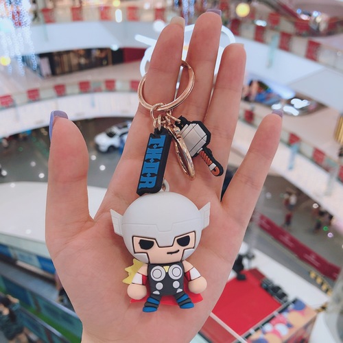 New Avengers Keychain Cartoon Iron Man, American Team Thor Creative Car Keychain Pendant Gift