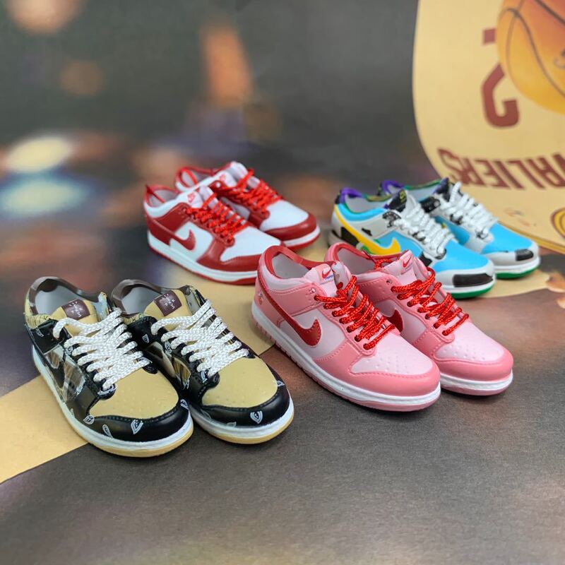 Dunk Series Bare Shoes Wholesale Pair 3D Hollow Bjd Small Shoes Sneaker Model Aj Keychain Hollow Design Dunk Series Bare Shoes Wholesale Pair 3D Hollow Bjd Small Shoes Sneaker Model Aj Keychain Hollow Design