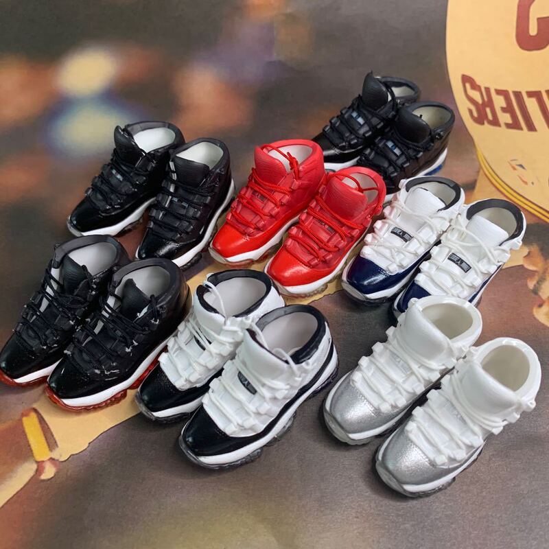 11Th Generation Aj11 Pair of Bare Shoe-Style Co-Branded 3D Sneakers, Can Be Used as a Bag Accessory, Model Shoe Mold, Creative Pendant 11Th Generation Aj11 Pair of Bare Shoe-Style Co-Branded 3D Sneakers, Can Be Used as a Bag Accessory, Model Shoe Mold, Creative Pendant