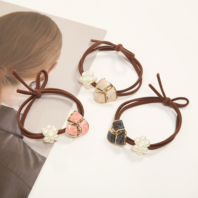 Estilo coreano perla cuerda de pelo Corea del Sur Dongdaemun accesorios para el pelo alta banda de goma elástica Chanel estilo pelo banda ponytail pelo cuerda femenina al por mayor