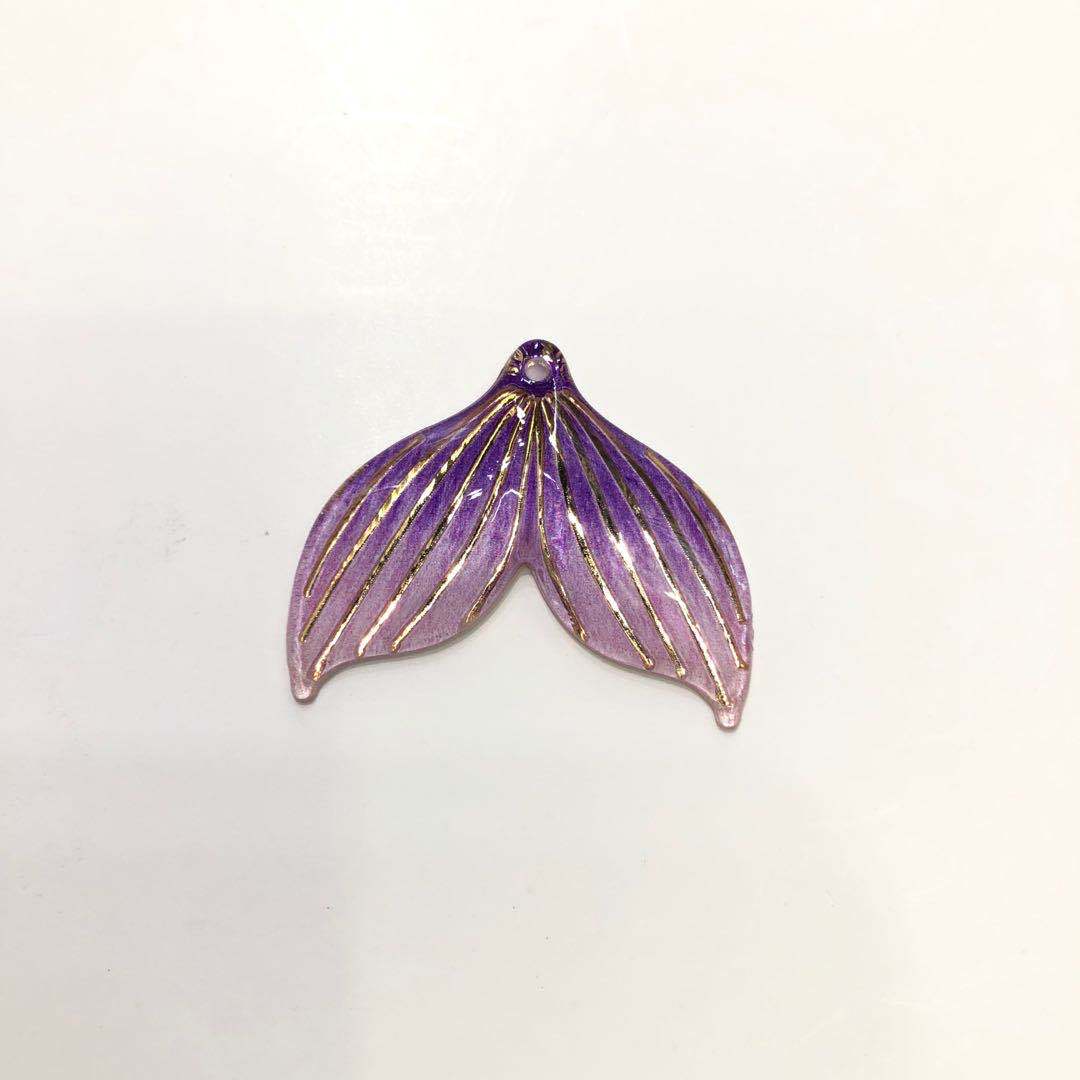 Lindo DIY solo agujero colorido sirena cola 25*30mm teléfono móvil Shell Patch ropa joyería Accesorios