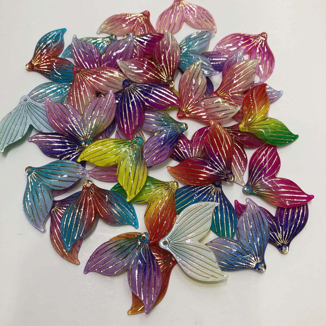 Lindo DIY solo agujero colorido sirena cola 25*30mm teléfono móvil Shell Patch ropa joyería Accesorios