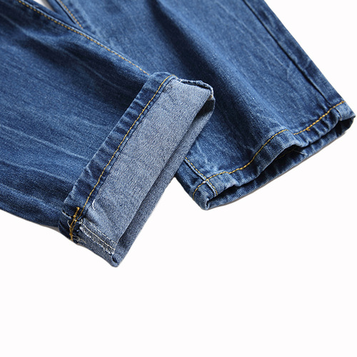 Mainly promote European and American direct simple hole male denim jeans for young men, fashionable straight denim pants