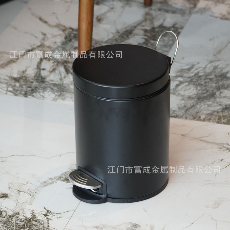 Light Luxury Classic Nordic ins Style Matte Black 5L Round Pedal Silent Stainless Steel Trash for Home Use Light Luxury Classic Nordic ins Style Matte Black 5L Round Pedal Silent Stainless Steel Trash for Home Use
