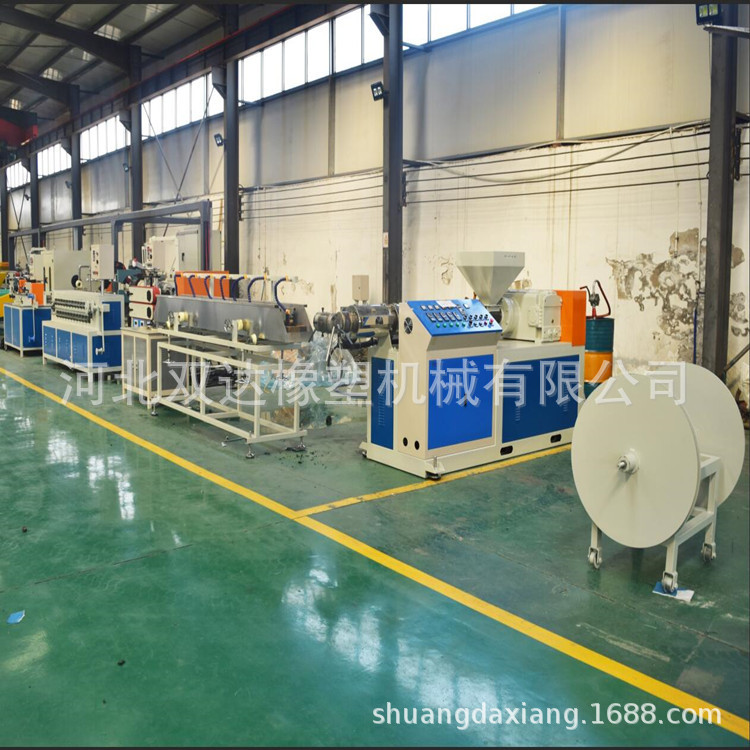 找挤出机厂家   塑料挤出机  塑料装饰条生产线挤出机设备