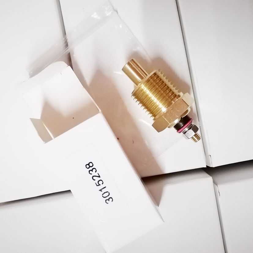 ���ÿ���˹NT855������ˮ�¸�Ӧ��3015238�칤�ھ��ˮ�¶ȴ�����