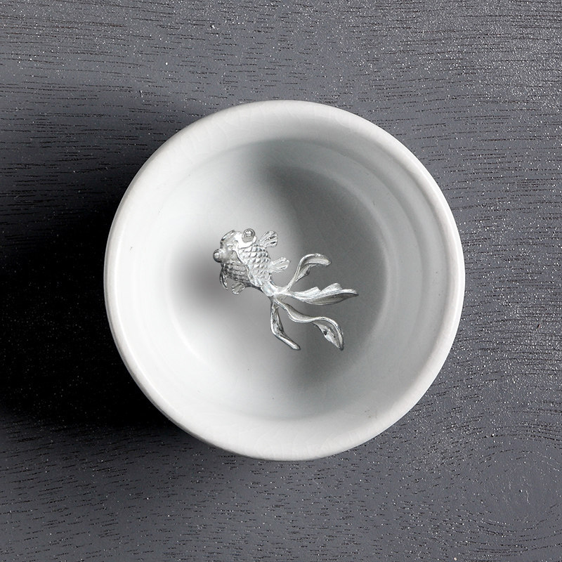 루이 화이트베이트