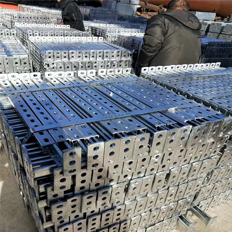 恒诺热镀锌41*41*2.5*600C型钢托臂支架厂家 不锈钢支架厂家供应