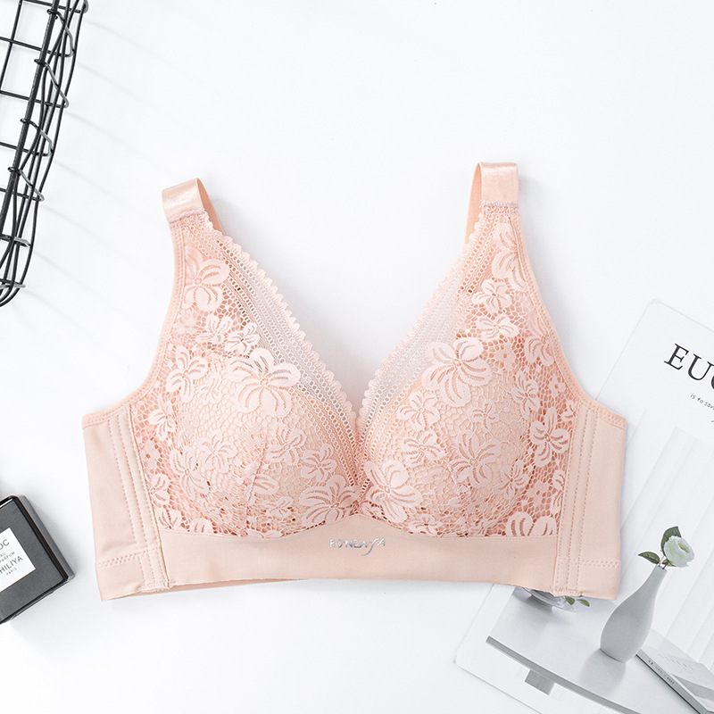 夏のブラジャーは超薄型でセクシーです。