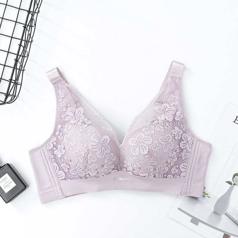 夏のブラジャーは超薄型でセクシーです。