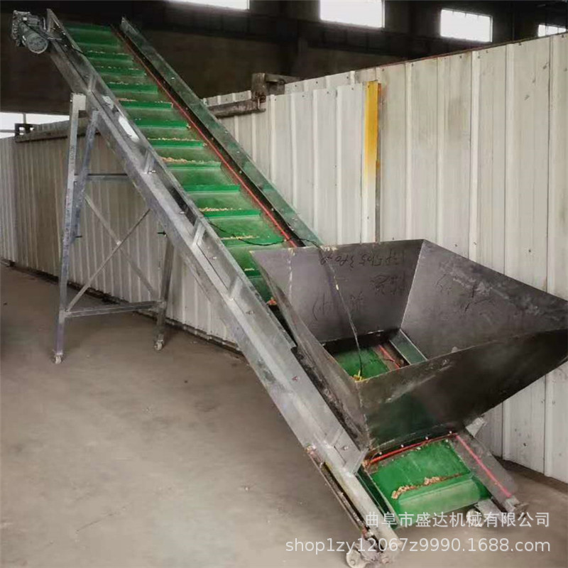 不锈钢大倾角耐磨装车输送机 大型物料皮带上料运输机价格图片