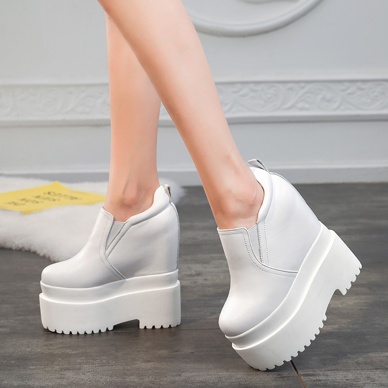 Giày sneaker nữ đế dày 16 cm tăng chiều cao phong cách trắng đơn giản — màu đen